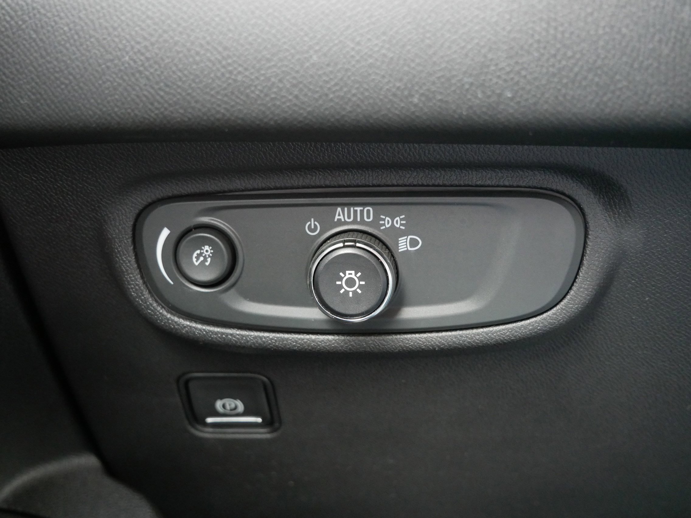 Used 2020 GMC Terrain SLE w/ Driver Convenience Package FWD image 25