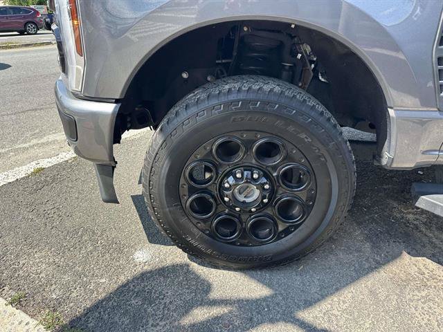 Certified 2024 Ford F350 Lariat w/ Lariat Ultimate Package AWD/4WD image 4