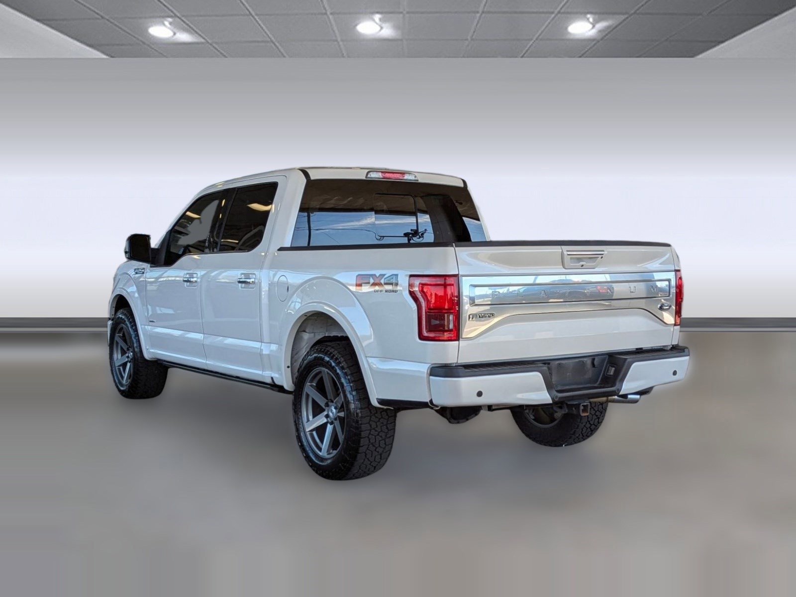 Certified 2017 Ford F150 Platinum w/ Equipment Group 701A Luxury image 3