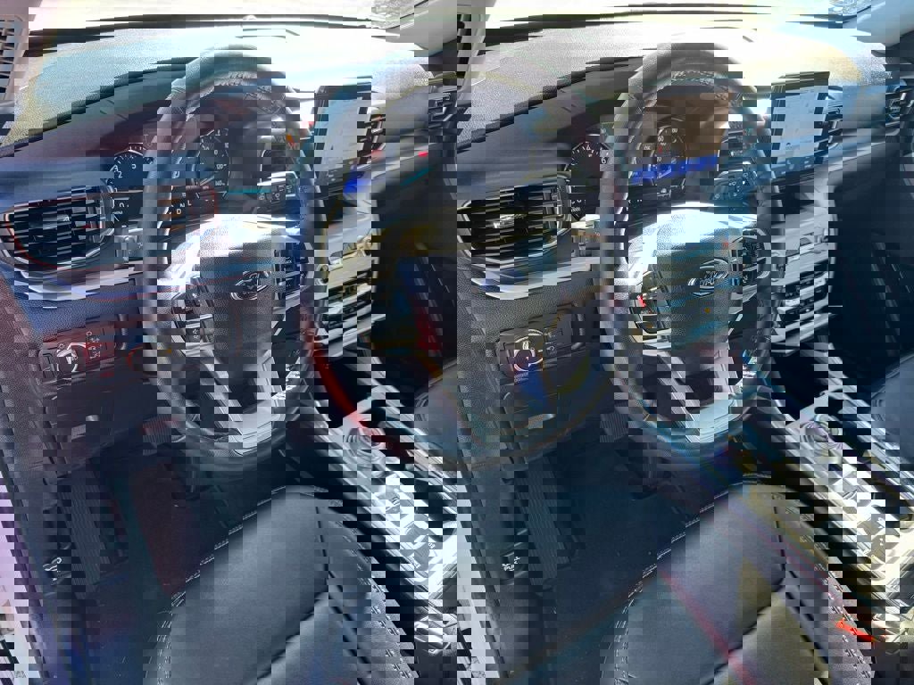 Certified 2022 Ford Explorer XLT w/ Equipment Group 202A image 20