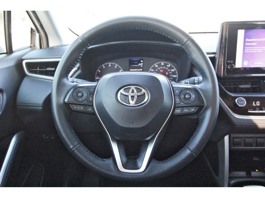 Used 2024 Toyota Corolla Cross LE image 14