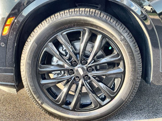 Used 2021 Cadillac XT6 Premium Luxury w/ LPO, ONYX Package FWD image 18