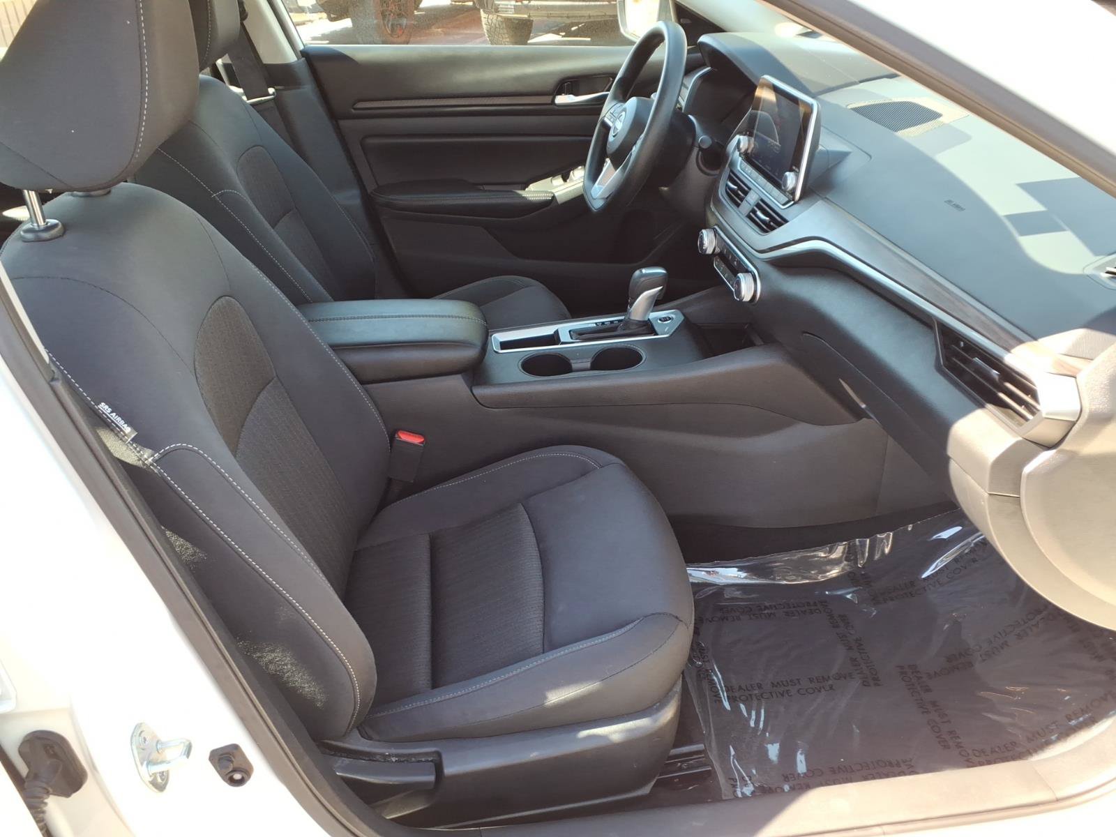 Used 2025 Nissan Altima 2.5 SV FWD image 11