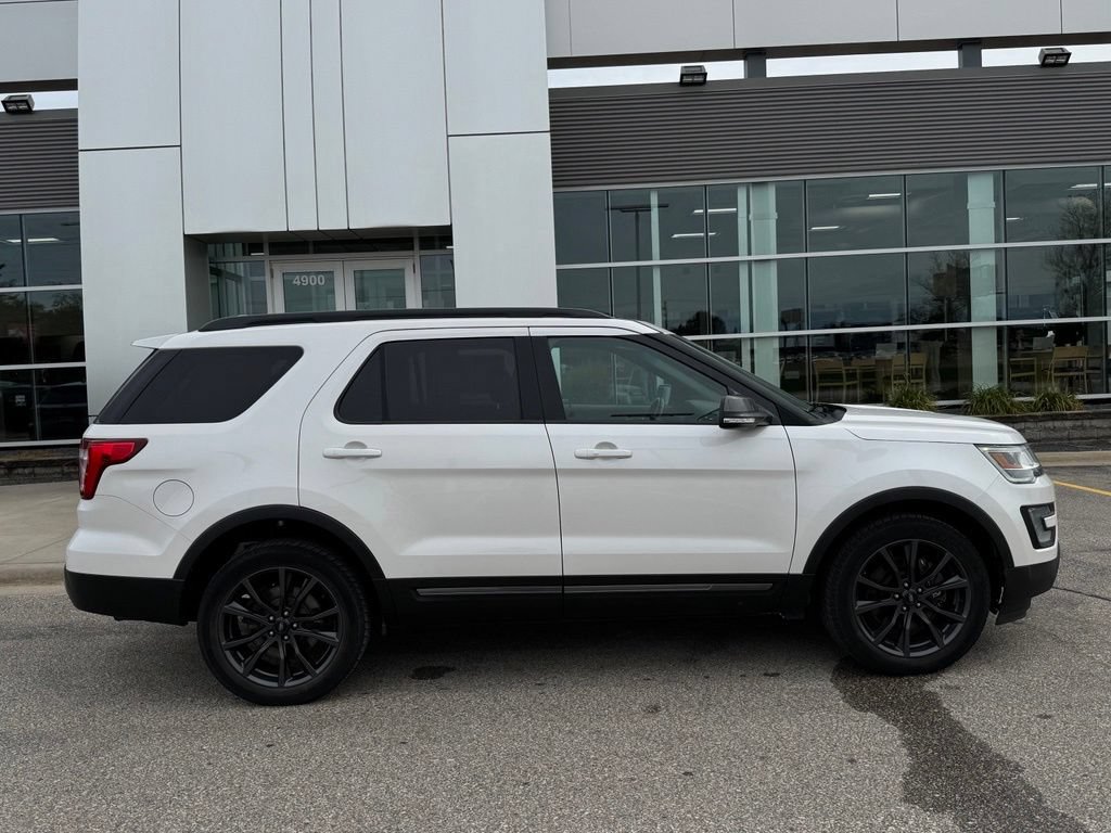 Certified 2017 Ford Explorer XLT w/ Equipment Group 202A AWD/4WD image 42