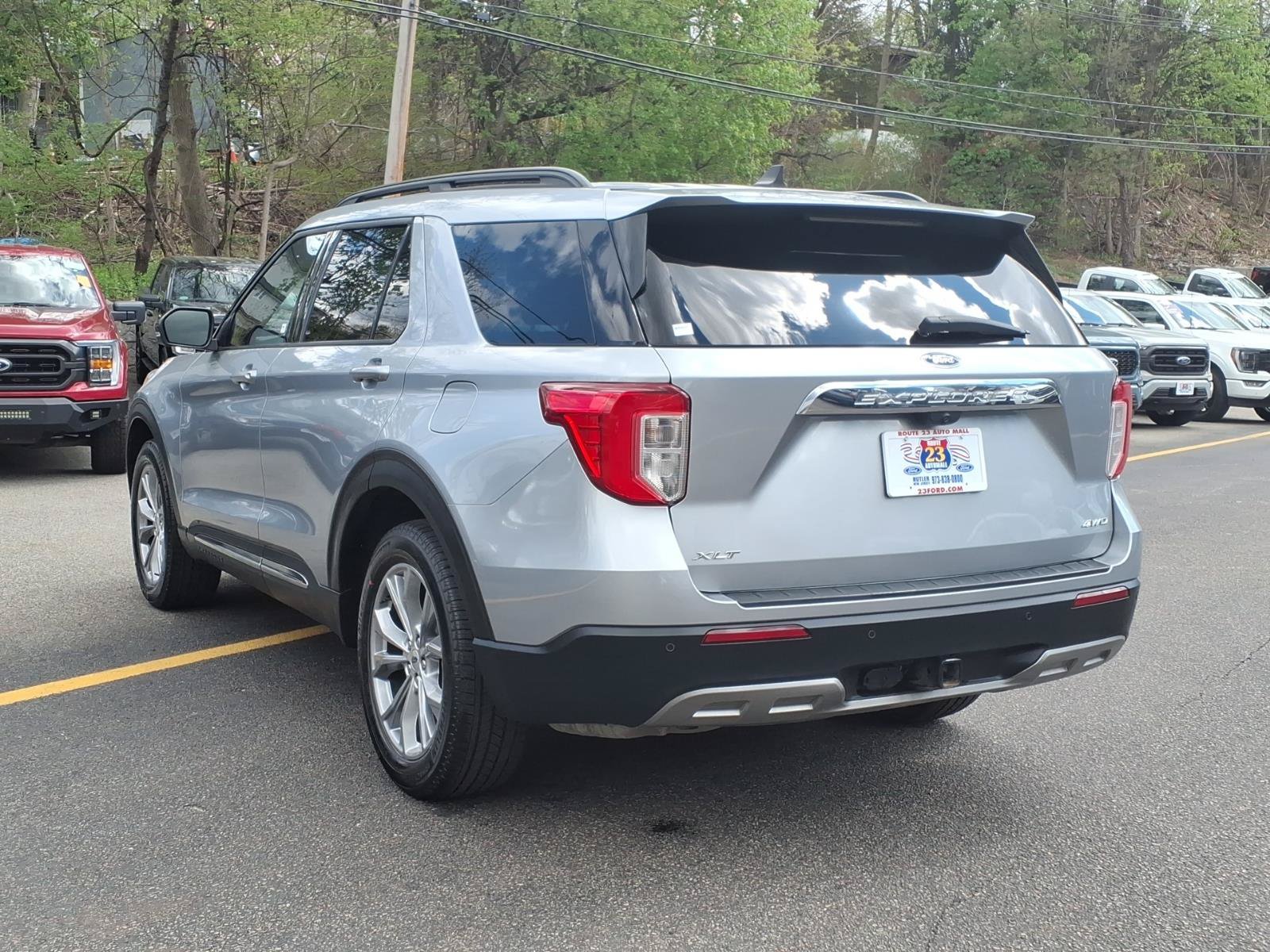 Certified 2023 Ford Explorer XLT w/ Equipment Group 202A AWD/4WD image 6
