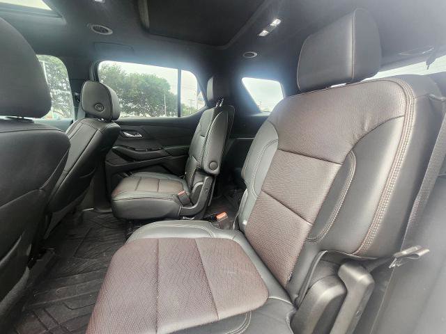 Used 2023 Chevrolet Traverse High Country FWD image 14