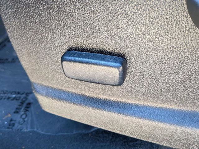 Used 2022 Chevrolet Colorado W/T w/ Custom Special Edition image 17