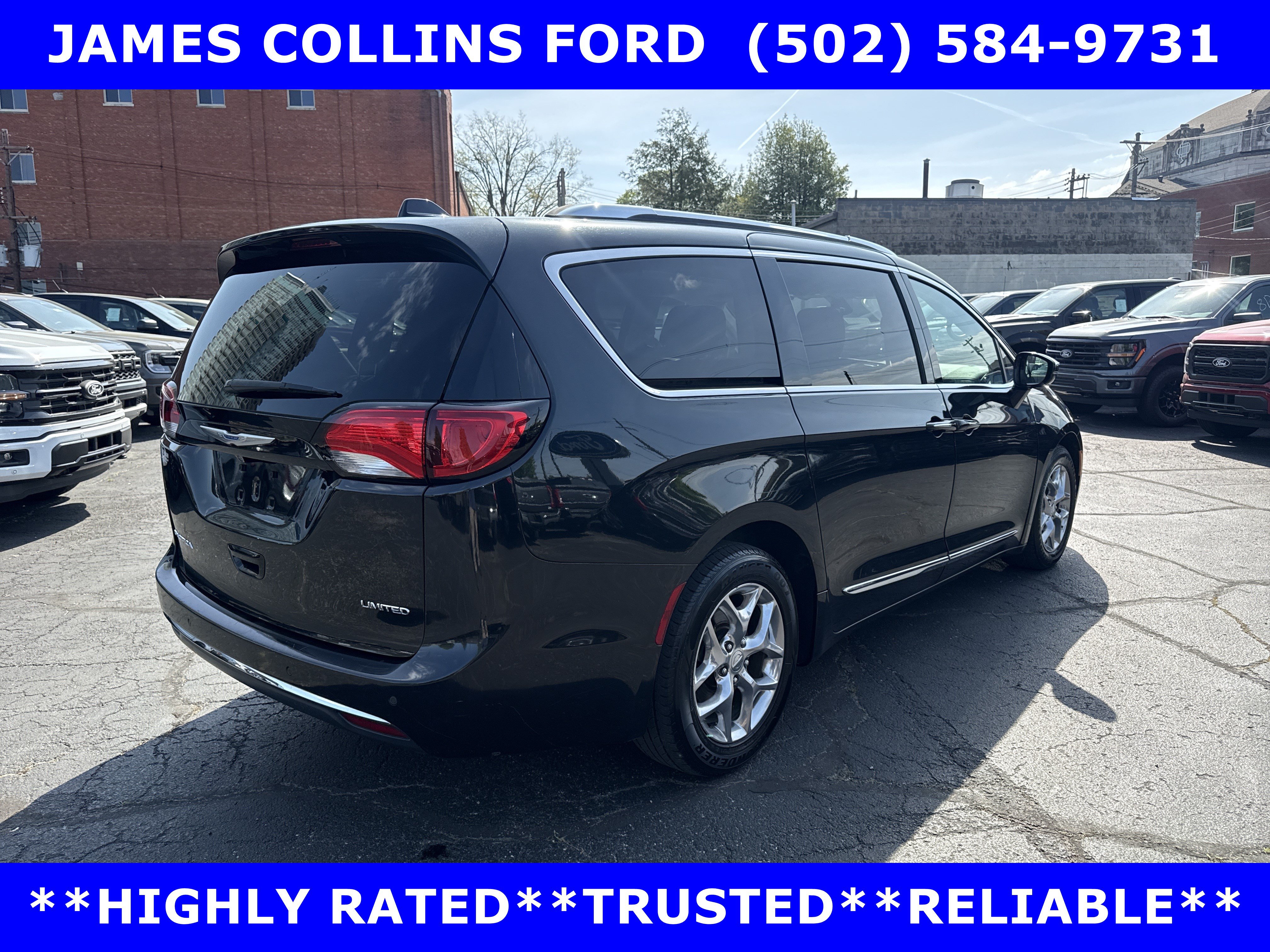 Used 2018 Chrysler Pacifica Limited FWD image 7