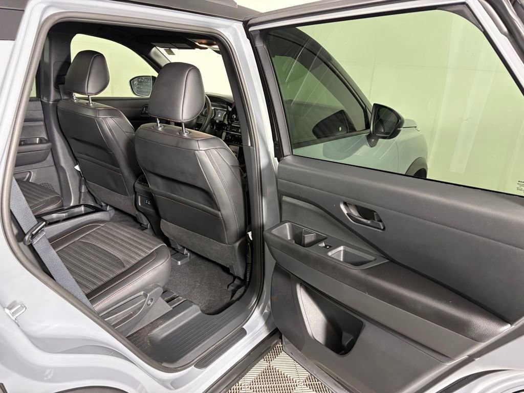 Used 2025 Nissan Pathfinder Rock Creek image 36