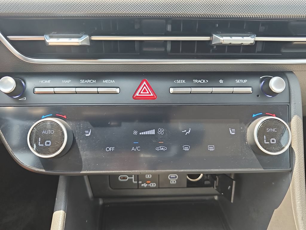 Used 2025 Hyundai Sonata SEL FWD image 23
