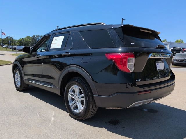 Certified 2023 Ford Explorer XLT w/ Equipment Group 202A AWD/4WD image 2