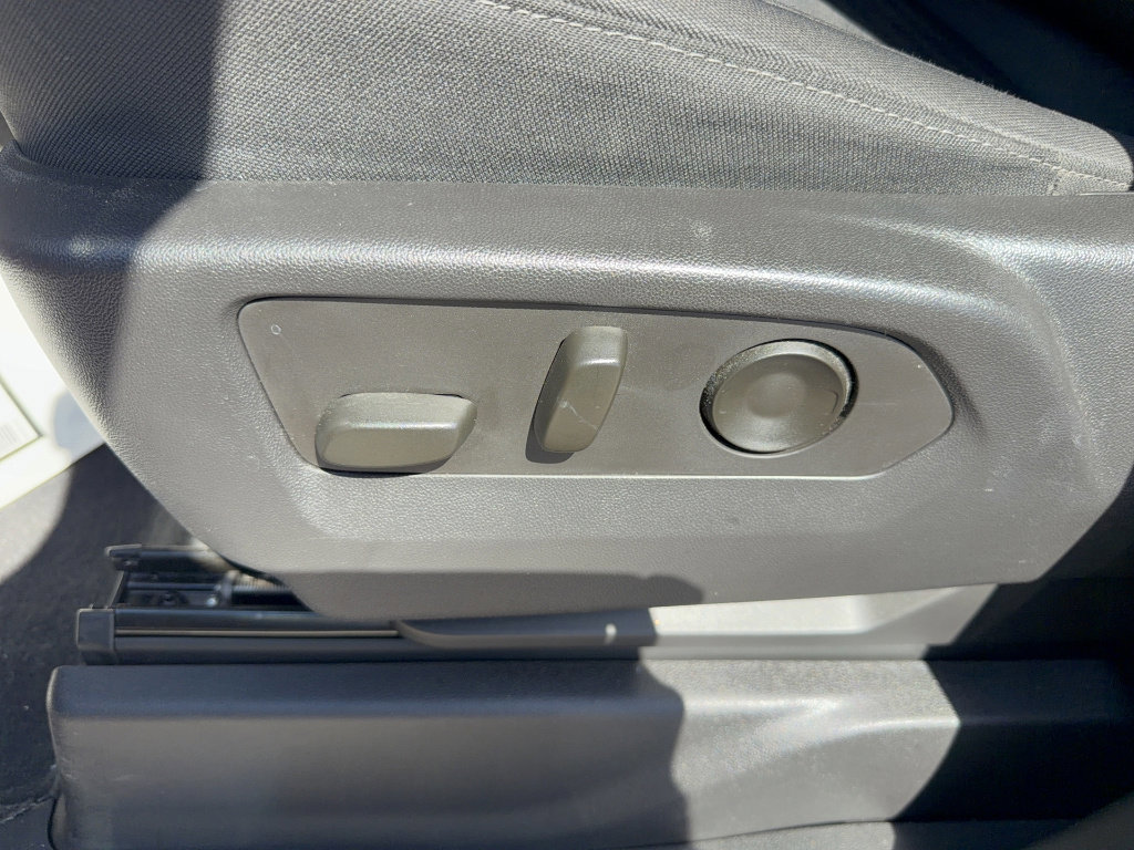 Used 2023 GMC Sierra 1500 Elevation image 32