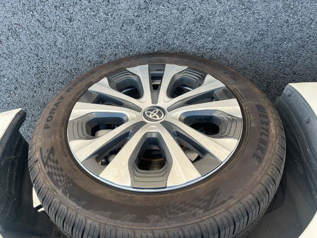 Used 2019 Toyota Prius LE AWD/4WD image 10