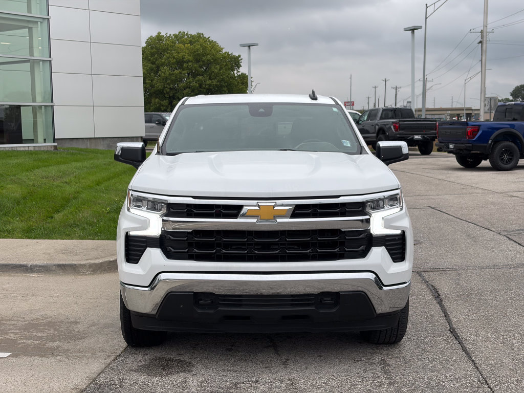 Used 2024 Chevrolet Silverado 1500 LT w/ Leather Package AWD/4WD image 8