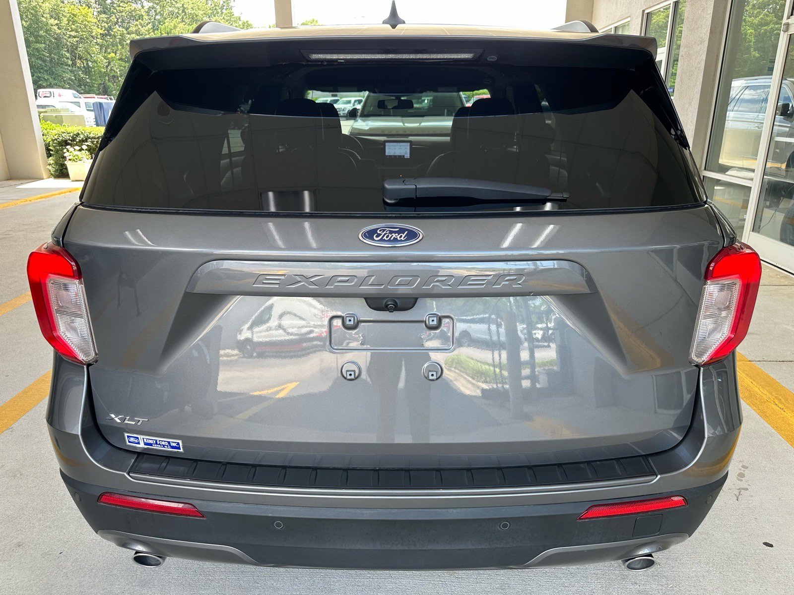 Certified 2022 Ford Explorer XLT w/ Equipment Group 202A RWD image 10