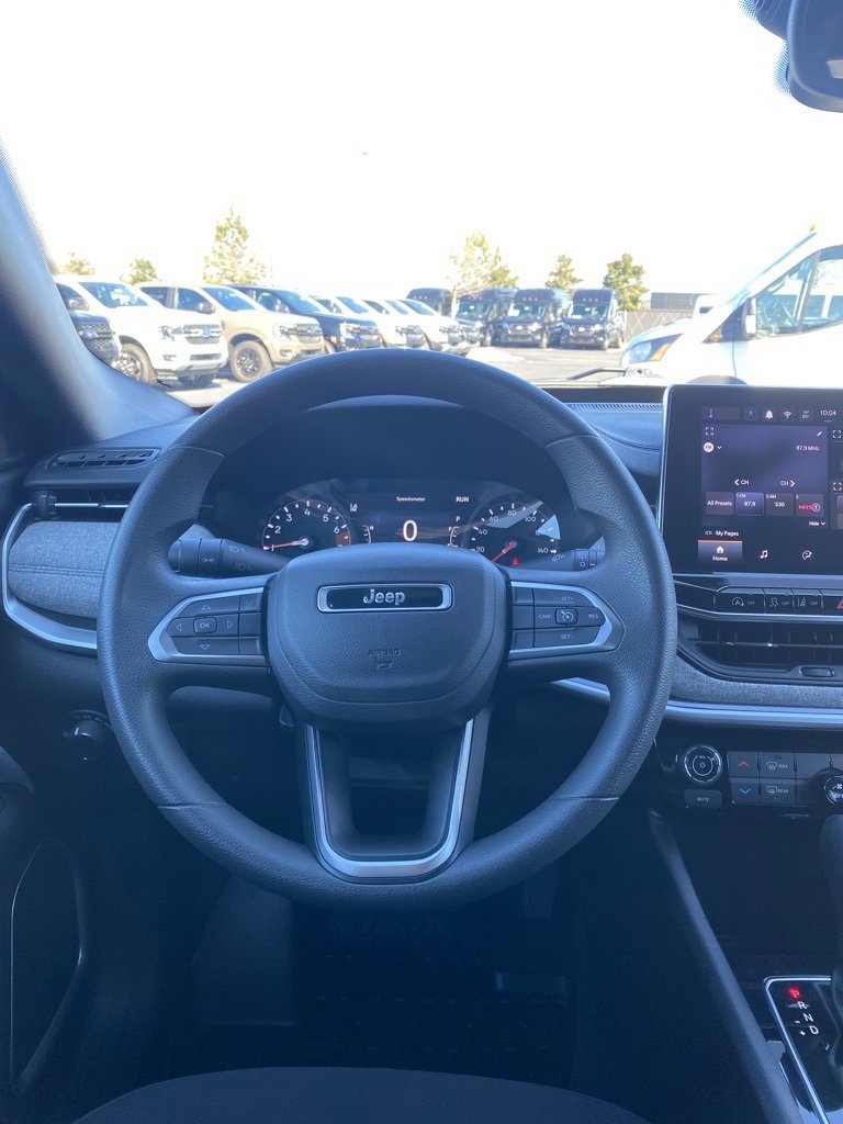 Used 2024 Jeep Compass Sport image 27