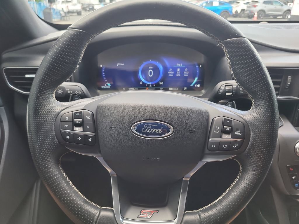 Certified 2020 Ford Explorer ST w/ Premium Technology Package image 28
