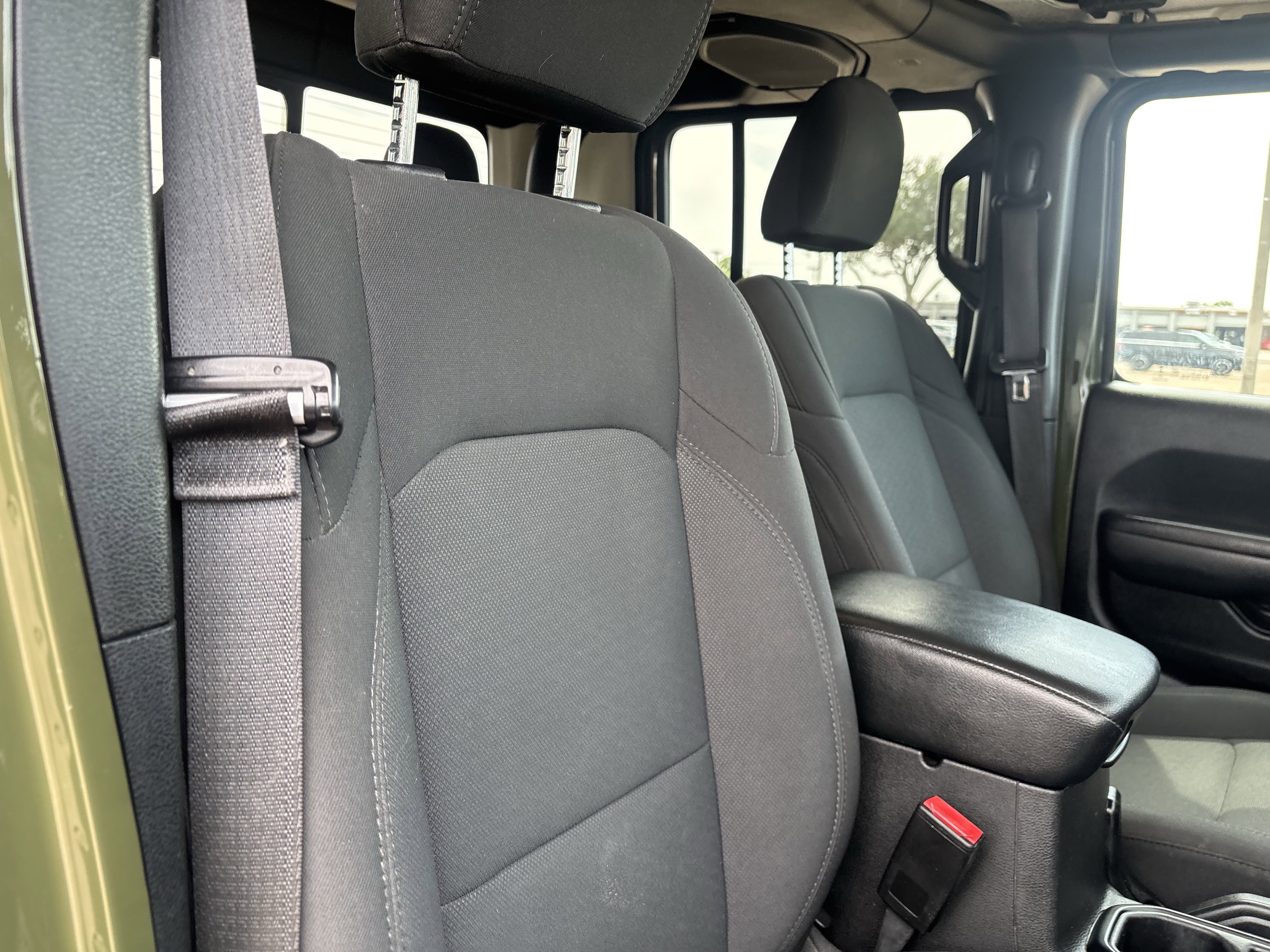 Used 2022 Jeep Gladiator Sport AWD/4WD image 24