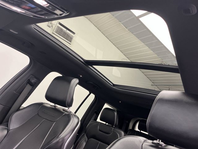 Used 2021 Jeep Grand Cherokee L Overland w/ Luxury Tech Group IV AWD/4WD image 7