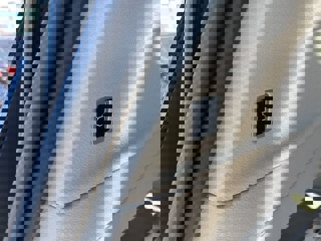 Used 2023 Chrysler Pacifica Touring-L image 18