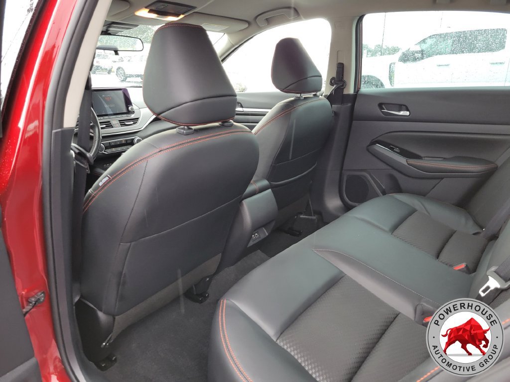 Used 2024 Nissan Altima 2.5 SR FWD image 14