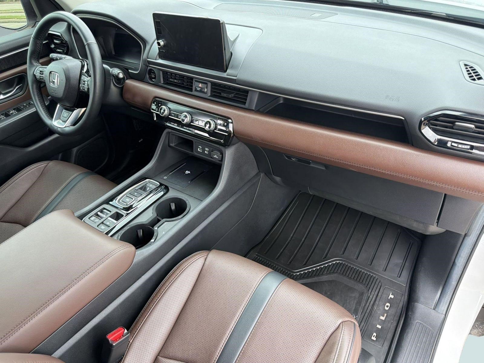 Used 2025 Honda Pilot Elite image 27