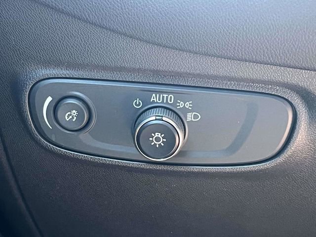 Used 2023 Chevrolet Equinox LT FWD image 32