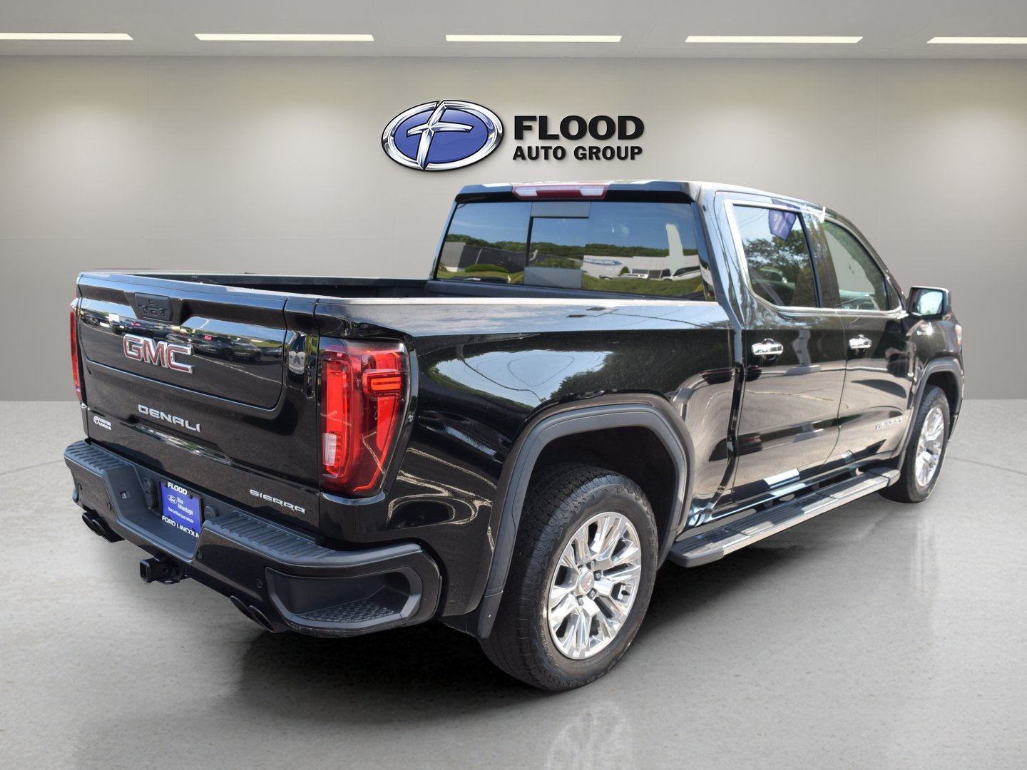 Used 2021 GMC Sierra 1500 Denali w/ Driver Alert Package II AWD/4WD image 3