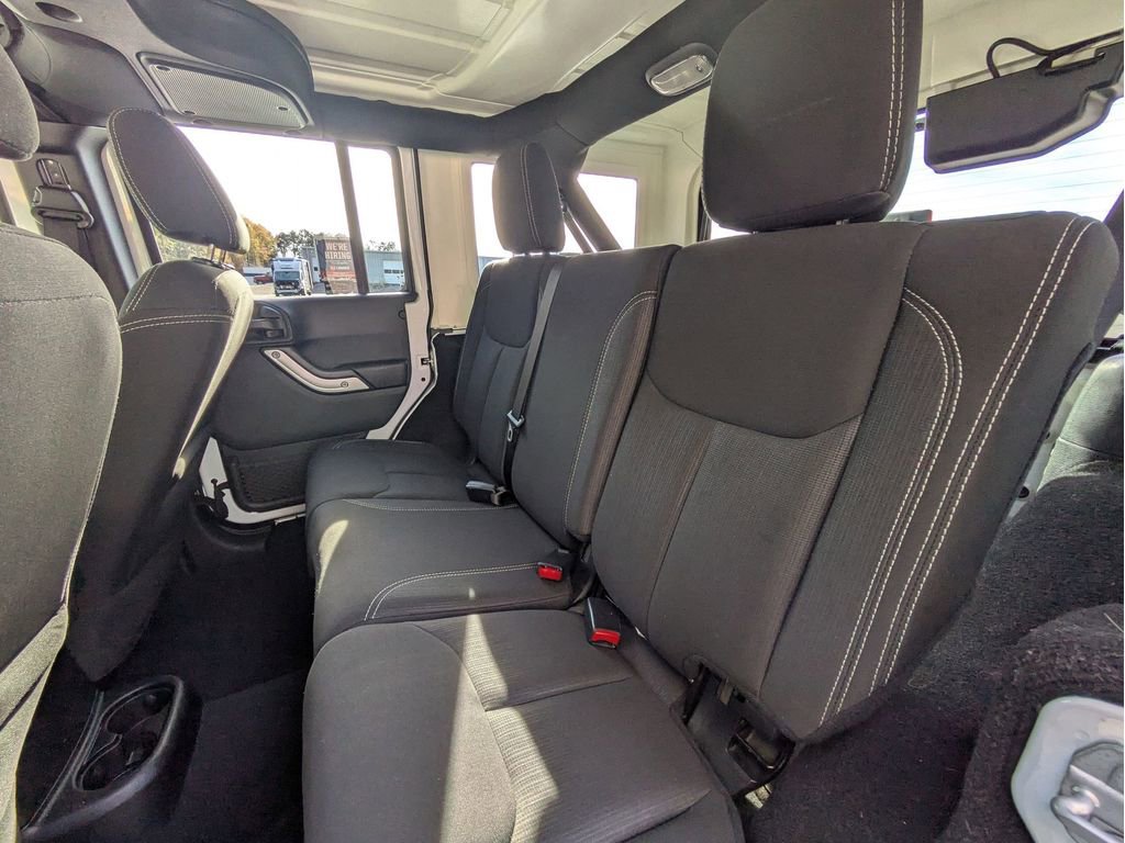Used 2017 Jeep Wrangler Unlimited Sahara w/ Connectivity Group image 23