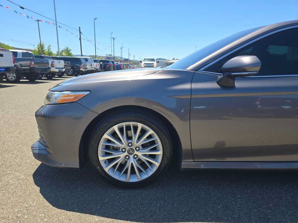 Used 2019 Toyota Camry XLE FWD image 18
