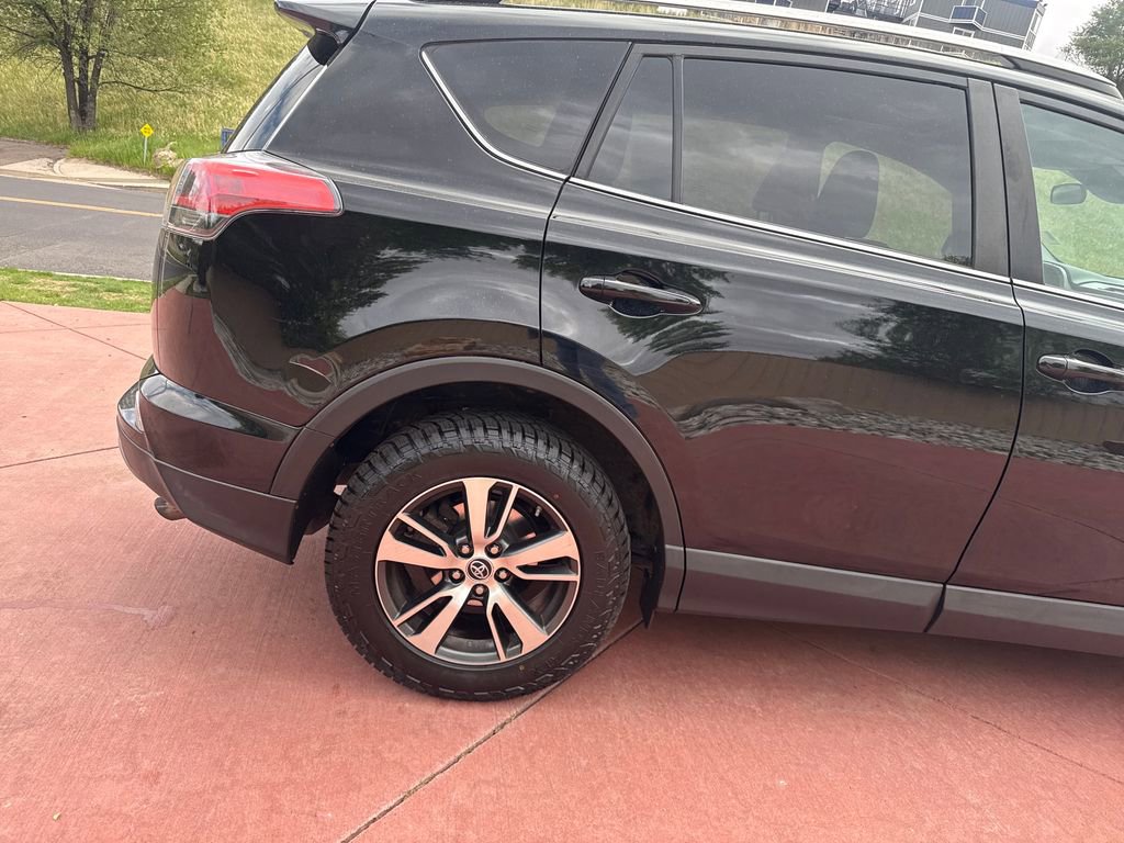 Used 2018 Toyota RAV4 XLE w/ Plus Extra Value Package AWD/4WD image 36