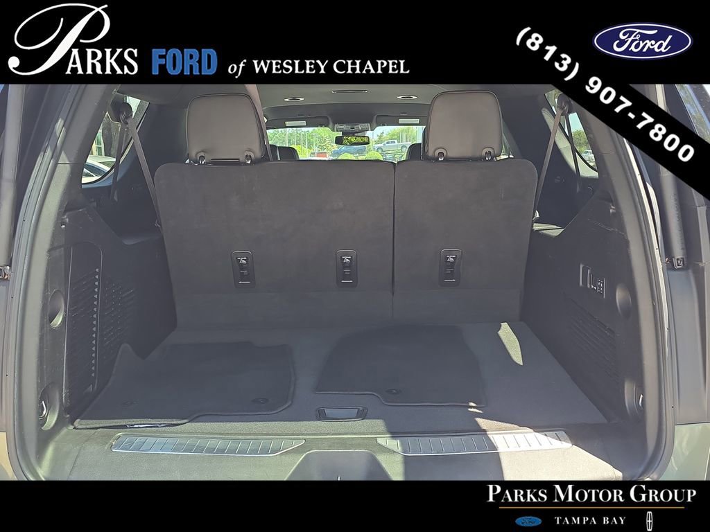 Used 2024 Chevrolet Suburban Premier image 8