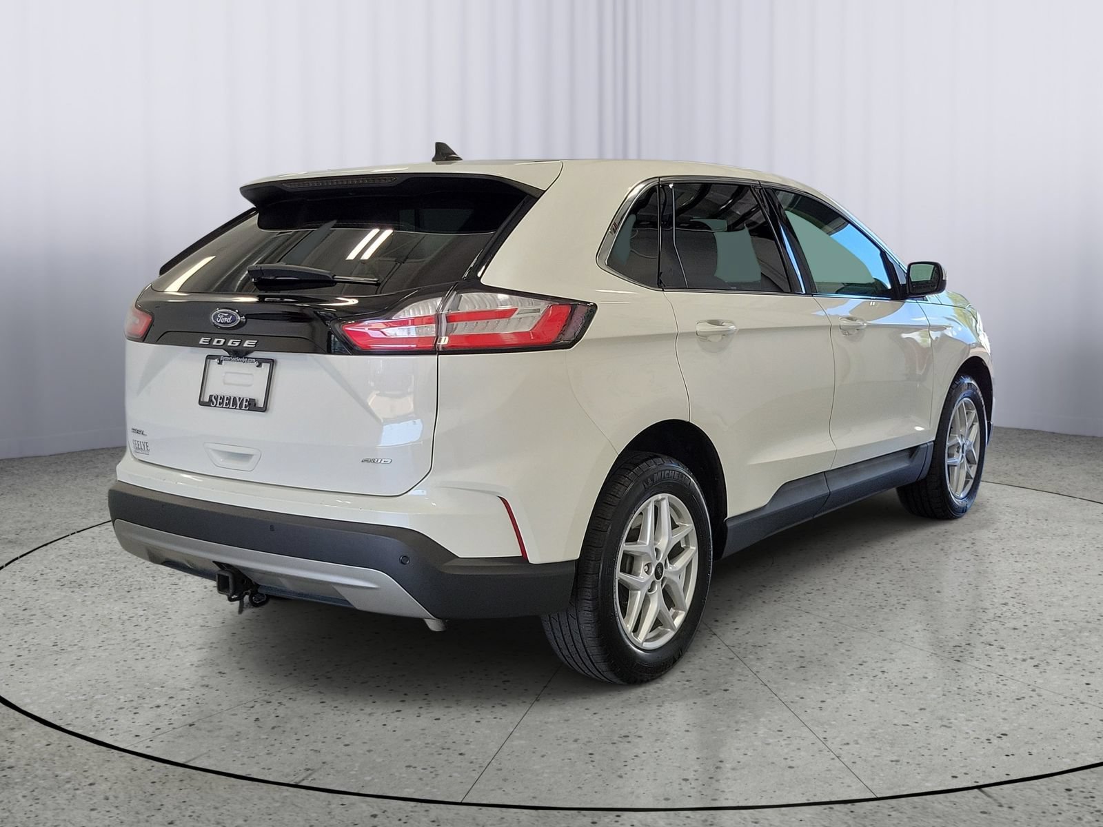 Certified 2024 Ford Edge SEL w/ Convenience Package AWD/4WD image 2