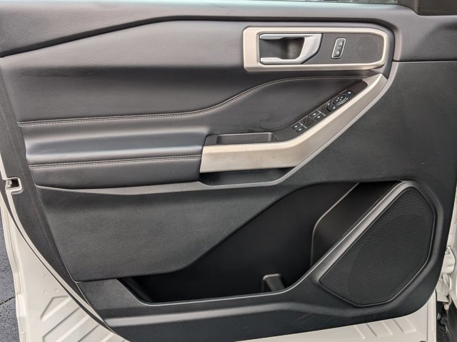 Certified 2023 Ford Explorer XLT w/ Equipment Group 202A image 11