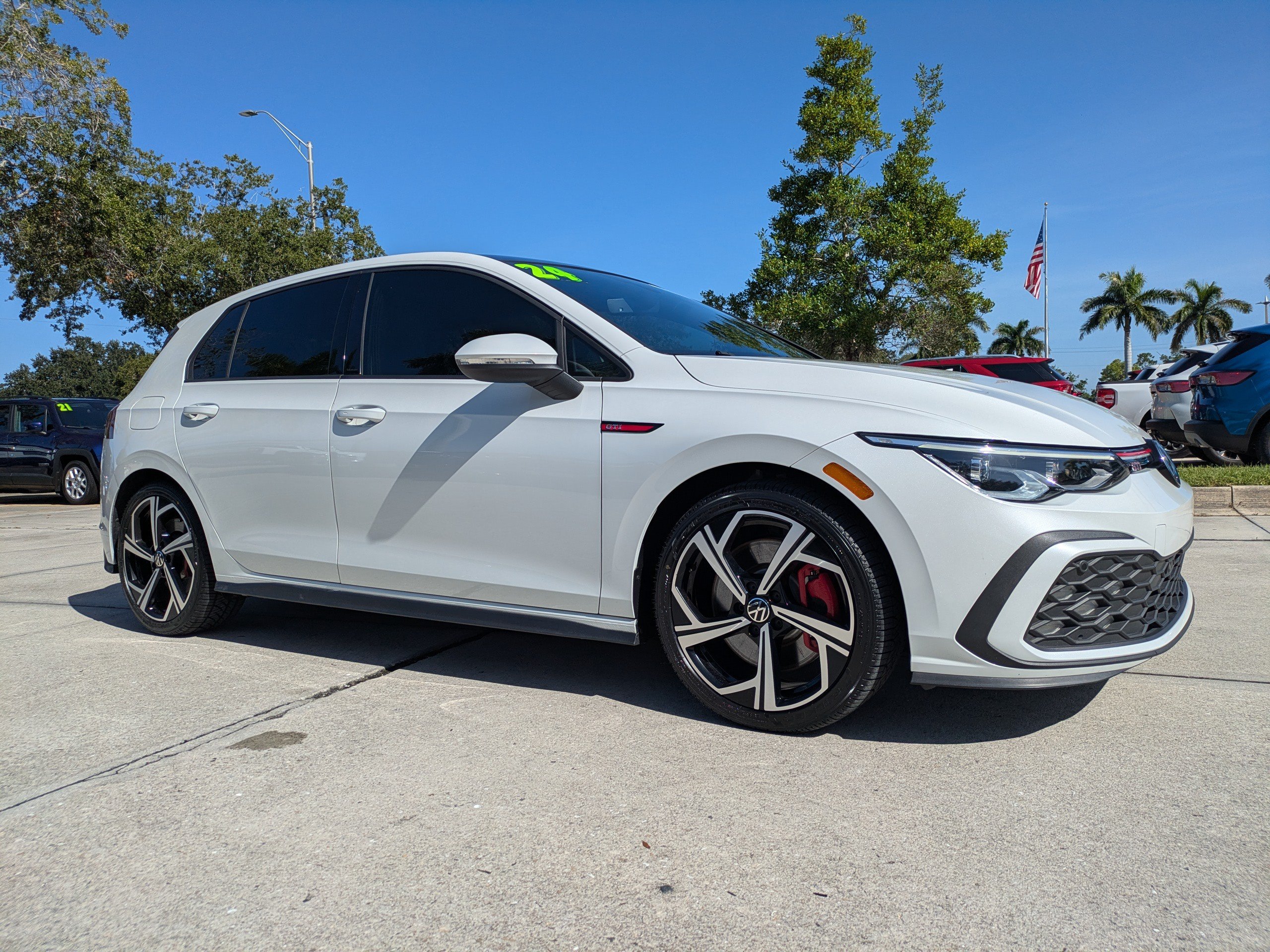 Used 2024 Volkswagen GTI SE FWD image 3