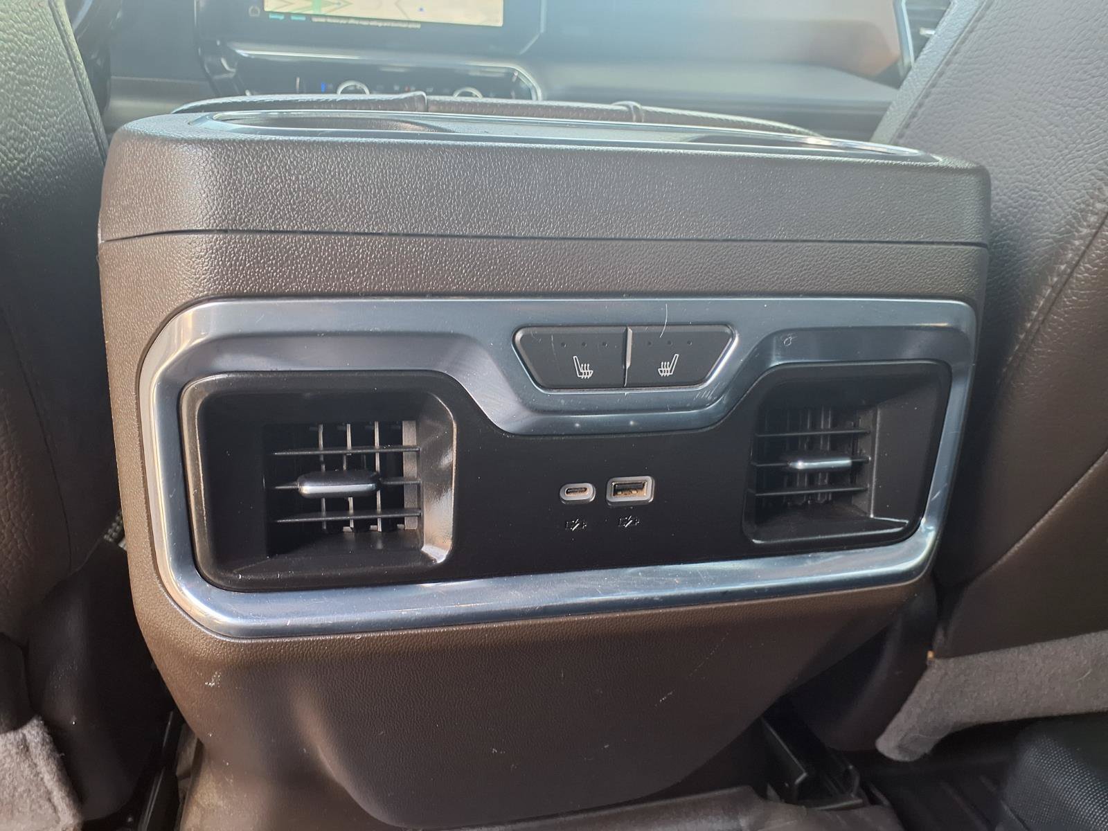 Used 2024 GMC Sierra 3500 Denali w/ Technology Package AWD/4WD image 19