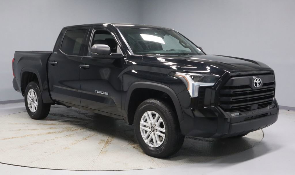 Used 2025 Toyota Tundra SR5 AWD/4WD image 1