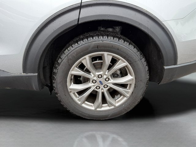 Certified 2022 Ford Explorer XLT w/ Equipment Group 202A AWD/4WD image 30