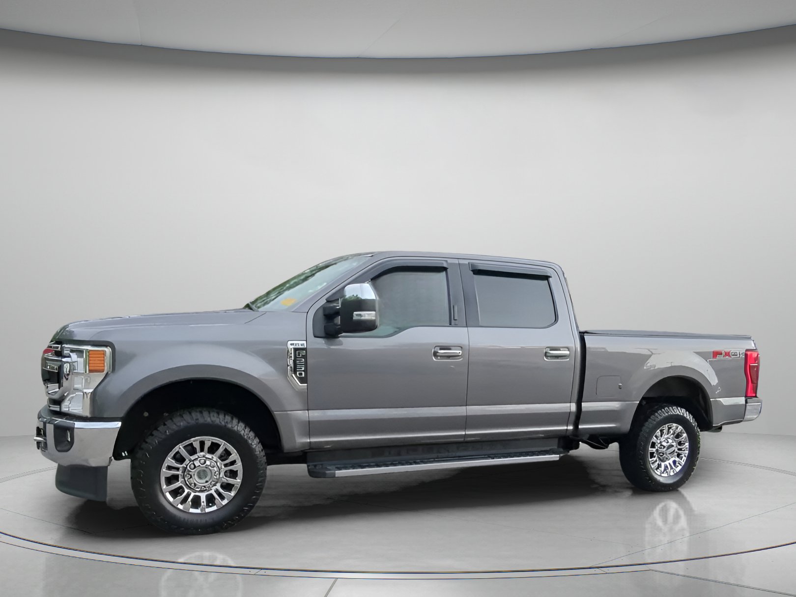 Certified 2021 Ford F250 XLT w/ XLT Premium Package AWD/4WD image 11