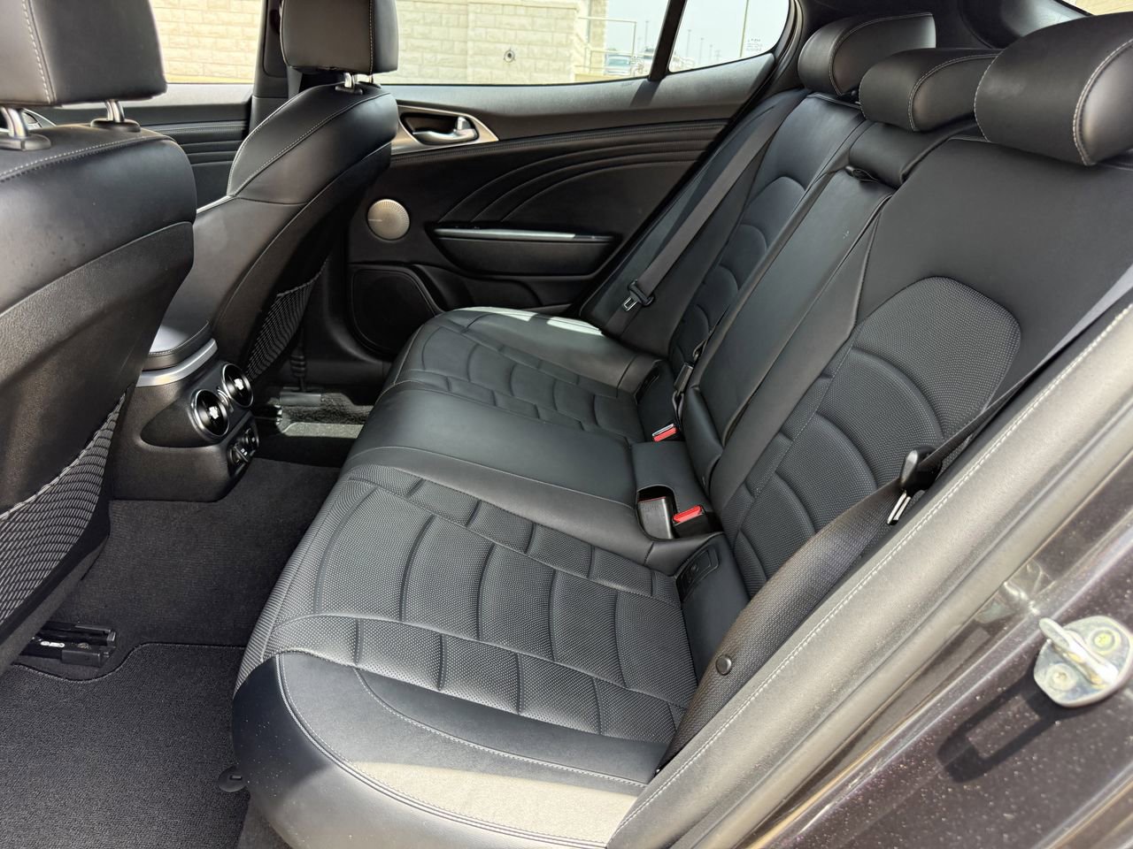 Used 2023 Kia Stinger GT2 RWD image 31