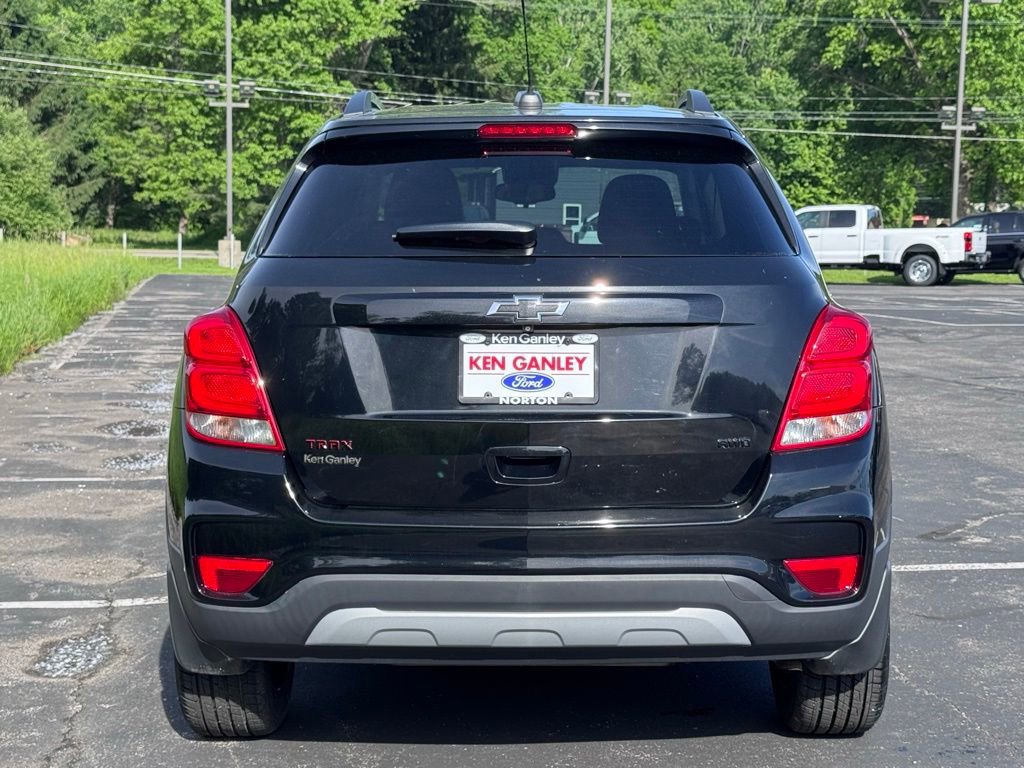 Used 2018 Chevrolet Trax LT w/ Redline Edition AWD/4WD image 10