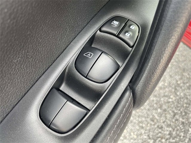 Used 2021 Nissan Rogue Sport S image 21