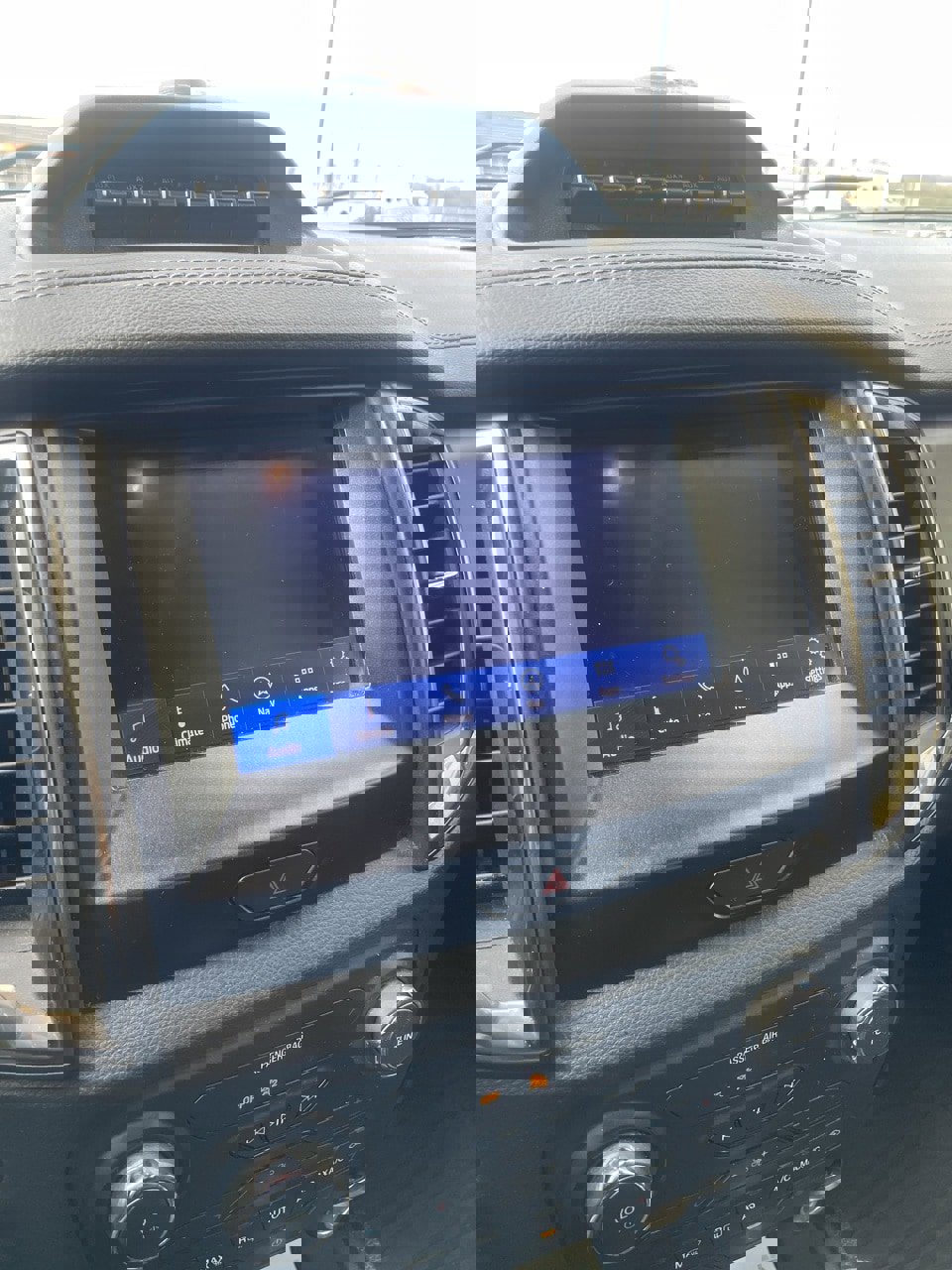 Certified 2021 Ford Ranger Lariat w/ Tremor Off-Road Package image 9