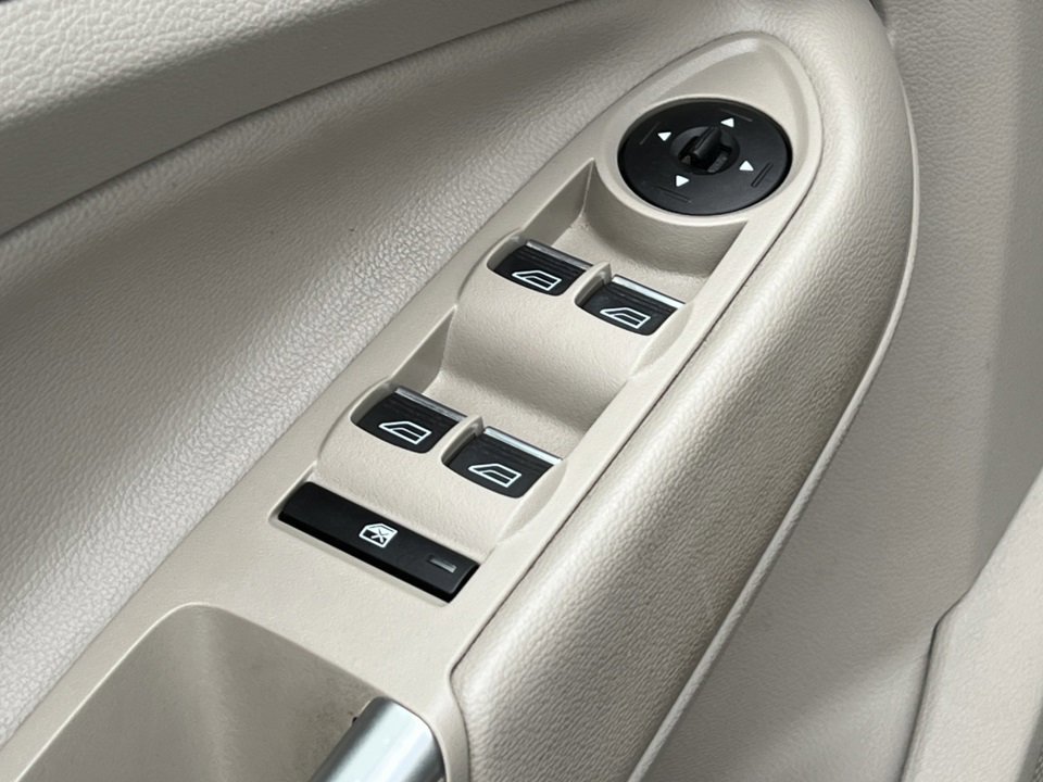 Certified 2017 Ford Escape Titanium image 19