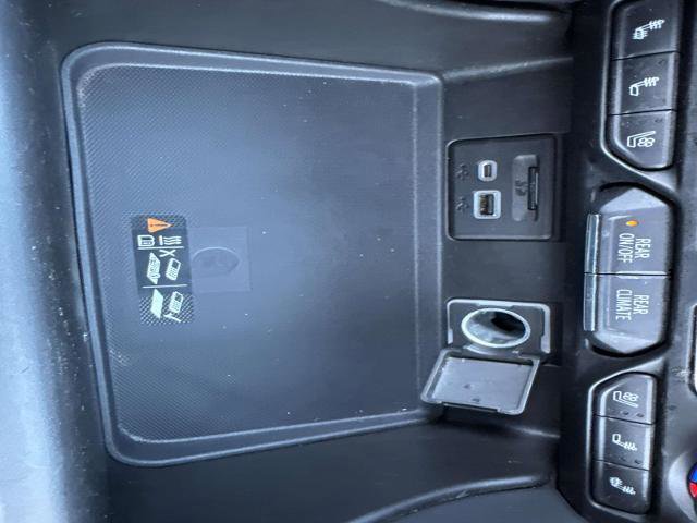 Used 2021 Chevrolet Suburban High Country image 18