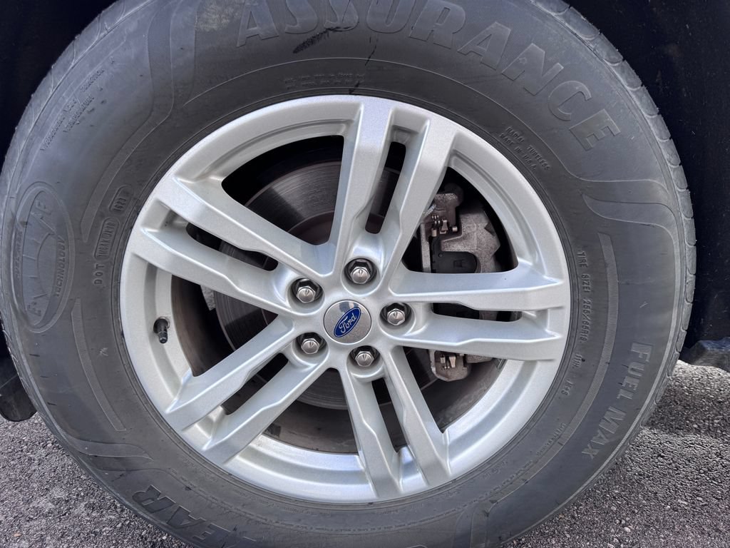 Certified 2021 Ford Explorer XLT w/ Equipment Group 202A AWD/4WD image 9
