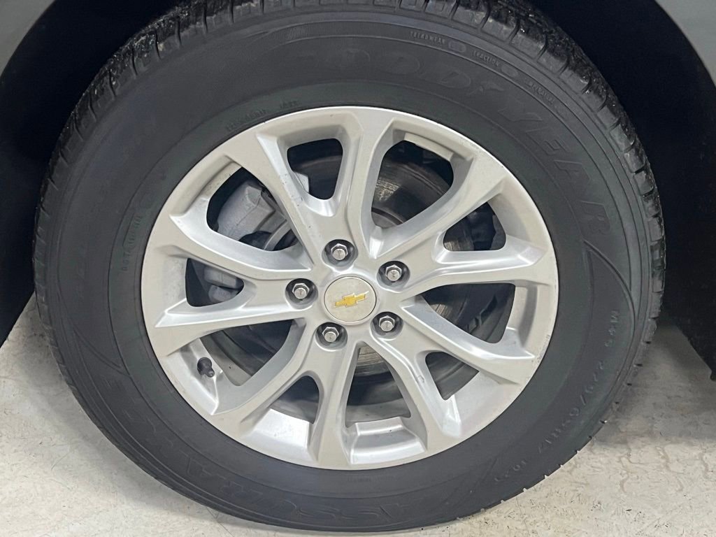 Used 2021 Chevrolet Equinox LT w/ Driver Convenience Package image 9