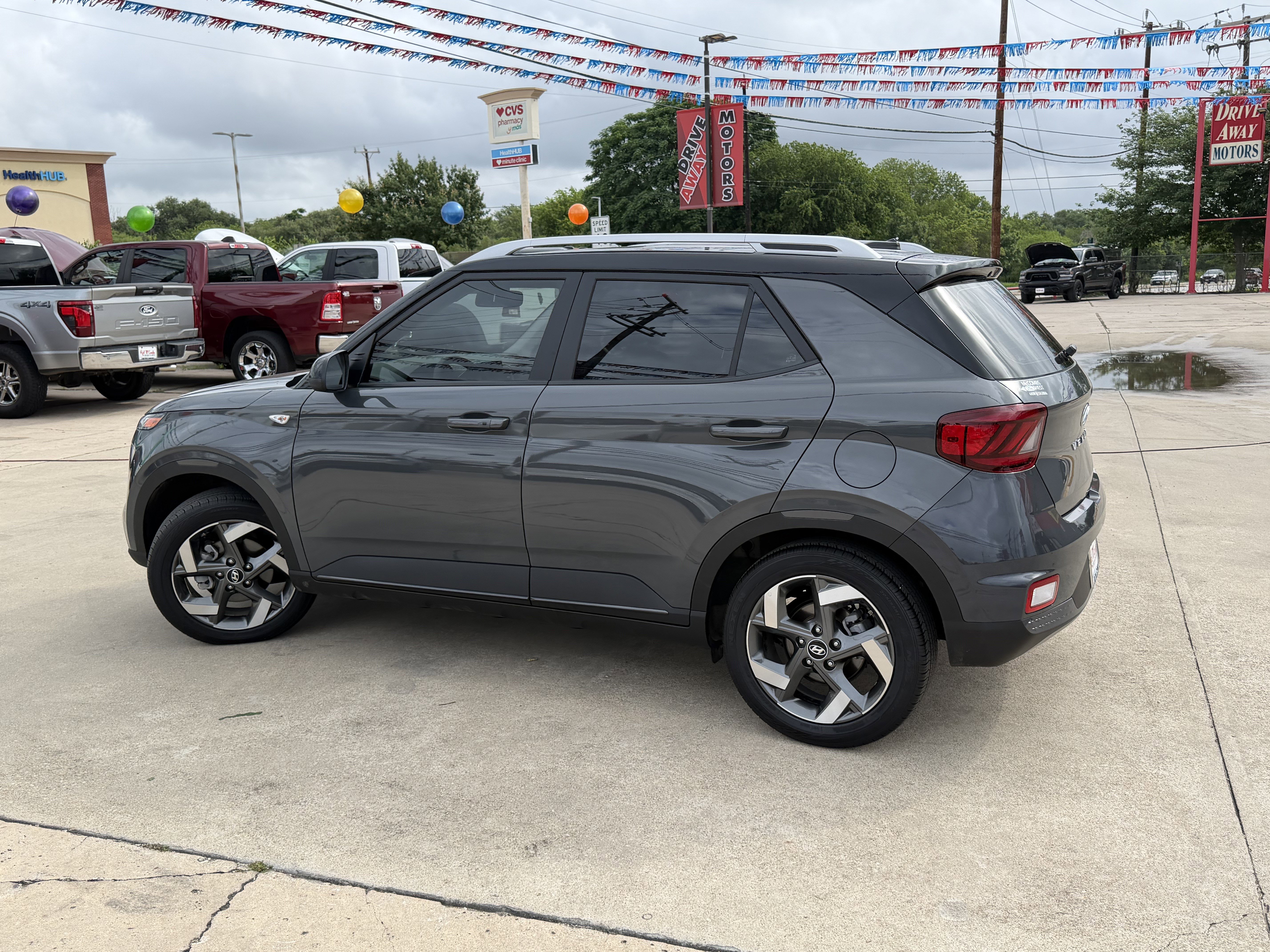 Used 2024 Hyundai Kona SEL w/ Convenience Package FWD image 17