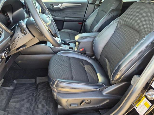 Certified 2025 Ford Escape SE FWD image 17