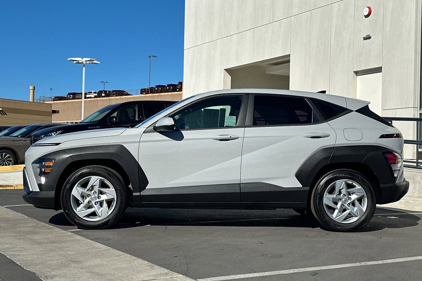 Used 2024 Hyundai Kona SE image 6